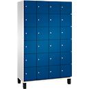 Armoire à casiers Cambio C+P, 4 compartiments, 24 casiers, sur pieds, L 1200 x P 525 x H 1980 mm, gris clair/bleu gentiane