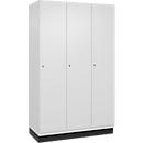 C+P Cambio locker, 3 vakken, met plint, B 1200 x D 525 x H 1980 mm, verkeerswit