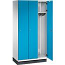 C+P Cambio locker, 3 vakken, met sokkel, B 900 x D 525 x H 1980 mm, lichtgrijs/lichtblauw