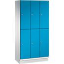 C+P Doppelstöckiger Spind Cambio, 3 Abteile, 6 Fächer, mit Sockel, B 900 x T 525 x H 1980 mm, lichtgrau/lichtblau