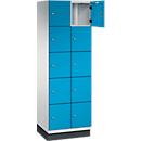 C+P Schließfachschrank Cambio, 2 Abteile, 10 Fächer, mit Sockel, B 600 x T 525 x H 1980 mm, lichtgrau/lichtblau