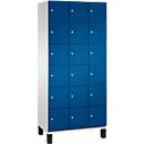 C+P Schließfachschrank Cambio, 3 Abteile, 18 Fächer, auf Füßen, B 900 x T 525 x H 1980 mm, lichtgrau/enzianblau