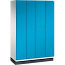 C+P Spind Cambio, 4 Abteile, mit Sockel, B 1200 x T 525 x H 1980 mm, lichtgrau/lichtblau