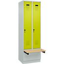 Kleiderspind C+P Evolo Plus, 2 Abteile à 300 mm Breite, Sockel, schwebende Sitzbank, B 600 x T 815 x H 1950 mm, Drehriegel, lichtgrau/clowngrün