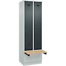 Kleiderspind C+P Evolo Plus, 2 Abteile à 300 mm Breite, Sockel, schwebende Sitzbank, B 600 x T 815 x H 1950 mm, Zylinder, lichtgrau/anthraztigrau