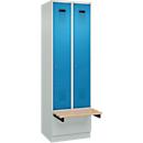 Kleiderspind C+P Evolo Plus, 2 Abteile à 300 mm Breite, Sockel, schwebende Sitzbank, B 600 x T 815 x H 1950 mm, Zylinder, lichtgrau/lichtblau