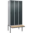 Kleiderspind C+P Evolo Plus, 3 Abteile à 300 mm Breite, schwebende Sitzbank, B 900 x T 815 x H 2120 mm, Drehriegel, weißaluminium/anthrazitgrau