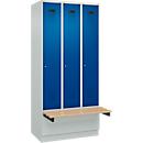 Kleiderspind C+P Evolo Plus, 3 Abteile à 300 mm Breite, Sockel, schwebende Sitzbank, B 900 x T 815 x H 1950 mm, Zylinder, lichtgrau/enzianblau