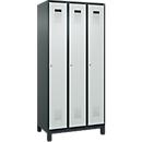 Kleiderspind C+P Evolo Plus, 3 Abteile, Anschlag rechts, Zylinderschloss, B 900 x T 500 x H 1950 mm, anthrazitgrau/lichtgrau