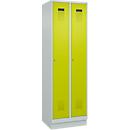 Vestiaire C+P Evolo Plus, 2 compartiments, largeur de compartiment 300 mm, avec socle, butée droite, serrure à cylindre, butée soft, anti-effraction, L 600 x P 500 x H 1950 mm, gris clair RAL 7035/vert clown RAL 1108060