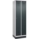 Vestiaire C+P Evolo Plus, 2 compartiments, largeur des compartiments 300 mm, avec socle, butée à droite, serrure à cylindre, butée soft, anti-effraction, L 600 x P 500 x H 1950 mm, aluminium blanc RAL 9006/gris anthracite RAL 7016
