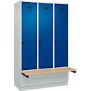 Vestiaire C+P Evolo Plus, 3 compartiments de 400 mm de large, socle, banquette flottante, L 1200 x P 815 x H 1950 mm, loquet rotatif, gris clair/bleu gentiane