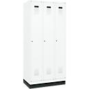 Vestiaire C+P Evolo Plus, 3 compartiments, largeur de compartiment 300 mm, avec socle, butée à droite, butée Soft, anti-effraction, L 900 x P 500 x H 1950 mm, serrure à cylindre, blanc trafic RAL 9016/blanc trafic RAL 9016