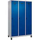 Vestiaire C+P Evolo Plus, 3 compartiments, largeur de compartiment 400 mm, avec pieds, butée à droite, butée Soft, anti-effraction, L 1200 x P 500 x H 1950 mm, fermeture de sécurité à pêne rotatif, aluminium blanc RAL 9006/bleu enzyme RAL 5010