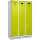 Vestiaire C+P Evolo Plus, 3 compartiments, largeur de compartiment 400 mm, avec socle, charnières à droite, L 1200 x P 500 x H 1950 mm, cylindre, gris clair/vert clown