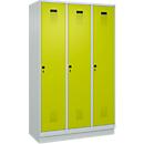 Vestiaire C+P Evolo Plus, 3 compartiments, largeur des compartiments 400 mm, avec socle, charnières à droite, L 1200 x P 500 x H 1950 mm, verrou tournant, gris clair/vert clown