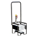 Nettoyeur de bottes ECO CEMO, L 33 x H x 82 x P 33 mm, avec trois brosses fixes et support de fixation, raccord d'eau Gardena