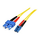 StarTech.com 1m Fiber Optic Cable - Single-Mode Duplex 9/125 - LSZH - LC/SC - OS1 - LC to SC Fiber Patch Cable (SMFIBLCSC1)