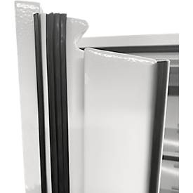 Batterietresor Phoenix Commander Pro BS1945K, 307 l, VDMA 24994:2024-08, 4 Fachböden, Zylinderschloss, B 690 x T 710 x H 1910 mm, Stahl, signalweiß RAL 9003