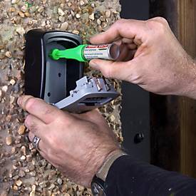 Bohrloch Sprühmarker edding 8870, für das Markieren von Bohrlöchern bis T 50 mm & Ø 3-13 mm, abwischbar, mit Sicherheitsverschluss, neongrün