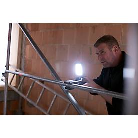 Brennenstuhl Akku-LED-Arbeitsleuchte CL 1050 MA, Clip-System, bis zu 12h, 950 lm, IP65, integrierte USB-Powerbank, schwarz