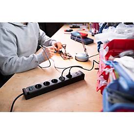 Brennenstuhl Bremounta Steckdosenleiste, 5-fach, 2 USB-Anschlüsse, 90°-Anordnung, 3 m Kabel, Sicherheitsschalter, L 80 x B 430 x T 70 mm, schwarz