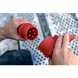 Brennenstuhl CEE Verlängerungskabel, 10 Meter, Gummi-Neopren, Verschlussklappe, IP44 staub- und spritzwassergeschützt, 400V/32A, schwarz/rot