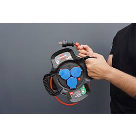 Brennenstuhl Gummi-Kabeltrommel X-Gum, 10 m, 2 Handgriffe, 3-fach spritzwassergeschützt, ölbeständiges RN-Kabel, IP44, blau/rot/schwarz