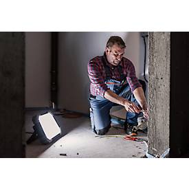 Brennenstuhl LED-Arbeitsstrahler DINORA 5050, bruch- und schlagfest, mit Tragegriff, 5100 lm, IP65, 5700K, mit Kantenschutz, schwarz