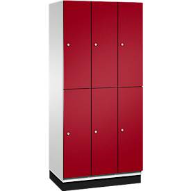 C+P Doppelstöckiger Spind Cambio, 3 Abteile, 6 Fächer, mit Sockel, B 900 x T 525 x H 1980 mm, lichtgrau/rubinrot