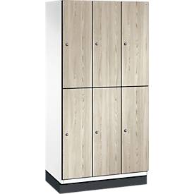C+P Doppelstöckiger Spind Cambio, 3 Abteile, 6 Fächer, mit Sockel, B 900 x T 525 x H 1980 mm, verkehrsweiß/Sen Esche‑Dekor