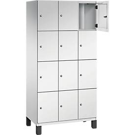 C+P Schließfachschrank Cambio, 3 Abteile, 12 Fächer, auf Füßen, B 900 x T 525 x H 1980 mm, lichtgrau