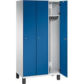 C+P Spind Cambio, 3 Abteile, auf Füßen, B 900 x T 525 x H 1980 mm, lichtgrau/enzianblau