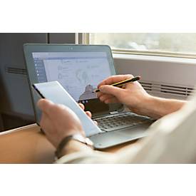 Eingabestift STAEDTLER Noris® Digital Jumbo, für EMR-fähige Endgeräte, austauschbare Spitze, 4096 Druckstufen, Handballenerkennung, digitales Radiergummi, Dreikant, nachhaltiger Holzwerkstoff, schwarz-gelb