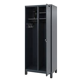 Feuerwehrspind C+P Evolo Kombi, 2 Abteile für 1 Person, mit Helmhalter, Füße, B 800 x T 500 x H 1950 mm, RAL 7016 Anthrazitgrau/RAL 7021 Schwarzgrau