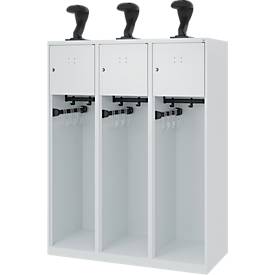 Feuerwehrspind C+P Evolo Youngster, 3 Abteile, mit Helmhalter, Bodengleiter, B 1200 x T 500 x H 1530 mm, RAL 7035 Lichtgrau