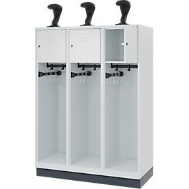Feuerwehrspind C+P Evolo Youngster, 3 Abteile, mit Helmhalter, mit Sockel, B 1200 x T 500 x H 1630 mm, RAL 7035 Lichtgrau/RAL 7016 Anthrazitgrau