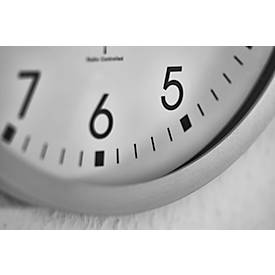 Funk-Wanduhr, aus Kunststoff, Batteriebetrieb