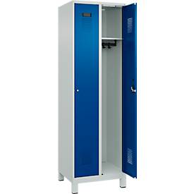 Kleiderspind C+P Evolo Plus, 2 Abteile, 300 mm Abteilbreite, mit Füßen, Anschlag rechts, Zylinderschloss, B 600 x T 500 x H 1950 mm, lichtgrau/enzianblau