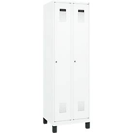 Kleiderspind C+P Evolo Plus, 2 Abteile, 300 mm Abteilbreite, mit Füßen, Anschlag rechts, Zylinderschloss, B 600 x T 500 x H 1950 mm, verkehrsweiß/verkehrsweiß