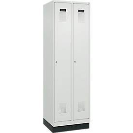 Kleiderspind C+P Evolo Plus, 2 Abteile, 300 mm Abteilbreite, mit Sockel, Anschlag rechts, Zylinder, B 600 x T 500 x H 1950 mm, lichtgrau/lichtgrau