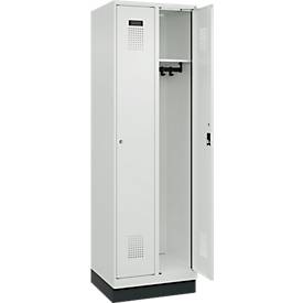 Kleiderspind C+P Evolo Plus, 2 Abteile, 300 mm Abteilbreite, mit Sockel, Anschlag rechts, Zylinder, B 600 x T 500 x H 1950 mm, lichtgrau/lichtgrau