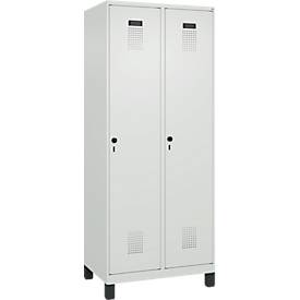 Kleiderspind C+P Evolo Plus, 2 Abteile, 400 mm Abteilbreite, mit Füßen, Anschlag rechts, B 800 x T 500 x H 1950 mm, Drehriegel, lichtgrau/lichtgrau