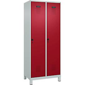 Kleiderspind C+P Evolo Plus, 2 Abteile, 400 mm Abteilbreite, mit Füßen, Anschlag rechts, B 800 x T 500 x H 1950 mm, Drehriegel, lichtgrau/rubinrot