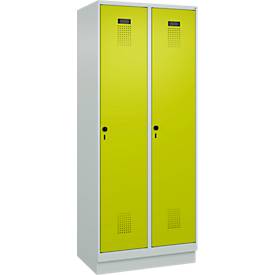 Kleiderspind C+P Evolo Plus, 2 Abteile, 400 mm Abteilbreite, mit Sockel, Anschlag rechts, B 800 x T 500 x H 1950 mm, Drehriegel, lichtgrau/clowngrün