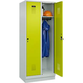 Kleiderspind C+P Evolo Plus, 2 Abteile, 400 mm Abteilbreite, mit Sockel, Anschlag rechts, B 800 x T 500 x H 1950 mm, Drehriegel, lichtgrau/clowngrün