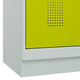 Kleiderspind C+P Evolo Plus, 2 Abteile, 400 mm Abteilbreite, mit Sockel, Anschlag rechts, B 800 x T 500 x H 1950 mm, Zylinder, lichtgrau/clowngrün