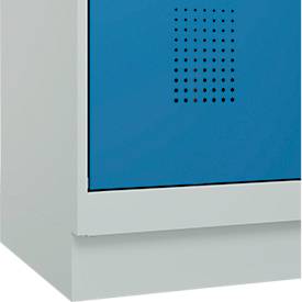 Kleiderspind C+P Evolo Plus, 2 Abteile, 400 mm Abteilbreite, mit Sockel, Anschlag rechts, B 800 x T 500 x H 1950 mm, Zylinder, lichtgrau/lichtblau
