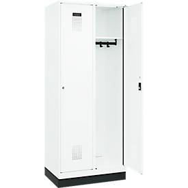 Kleiderspind C+P Evolo Plus, 2 Abteile, 400 mm Abteilbreite, mit Sockel, Anschlag rechts, B 800 x T 500 x H 1950 mm, Zylinder, verkehrsweiß/verkehrsweiß