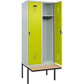 Kleiderspind C+P Evolo Plus, 2 Abteile à 400 mm Breite, schwebende Sitzbank, B 800 x T 815 x H 2120 mm, Drehriegel, lichtgrau/clowngrün